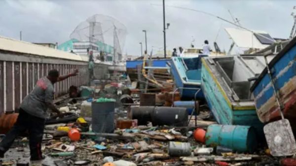 الإعصار بيريل يتجه صوب جامايكا