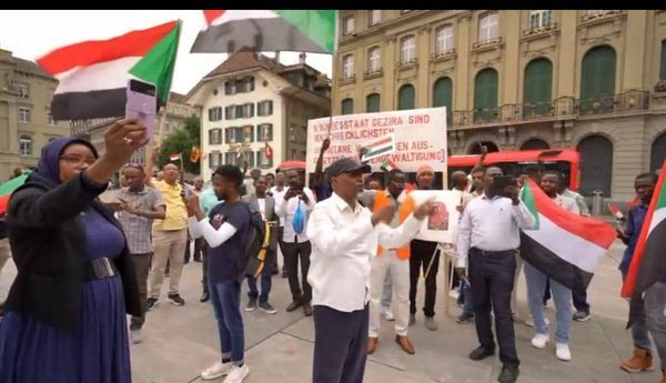 السودانيون بالخارج ولفت أنظار المشرعين بالبرلمانات الاوربية لحجم الانتهاكات الإنسانية
