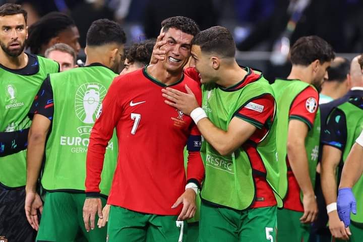 يورو 2024.. شاهد دموع كريستيانو رونالدو بعد إهدار ركلة جزاء