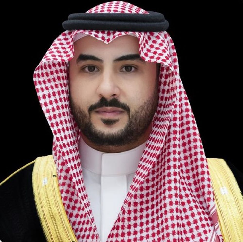 بتوجيه من القيادة.. وزير الدفاع يصل تركيا في زيارة رسمية
