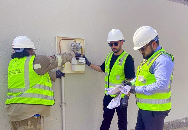 "كهرباء الشارقة" تنجز الخط الرئيسي وشبكة الغاز الطبيعي في "الحمرية - شرق"