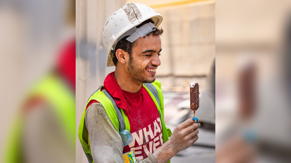 الامارات | «فرجان دبي» تطلق «ثلاجة الفريج» لتوزيع مياه وعصائر ومثلجات على مليون عامل