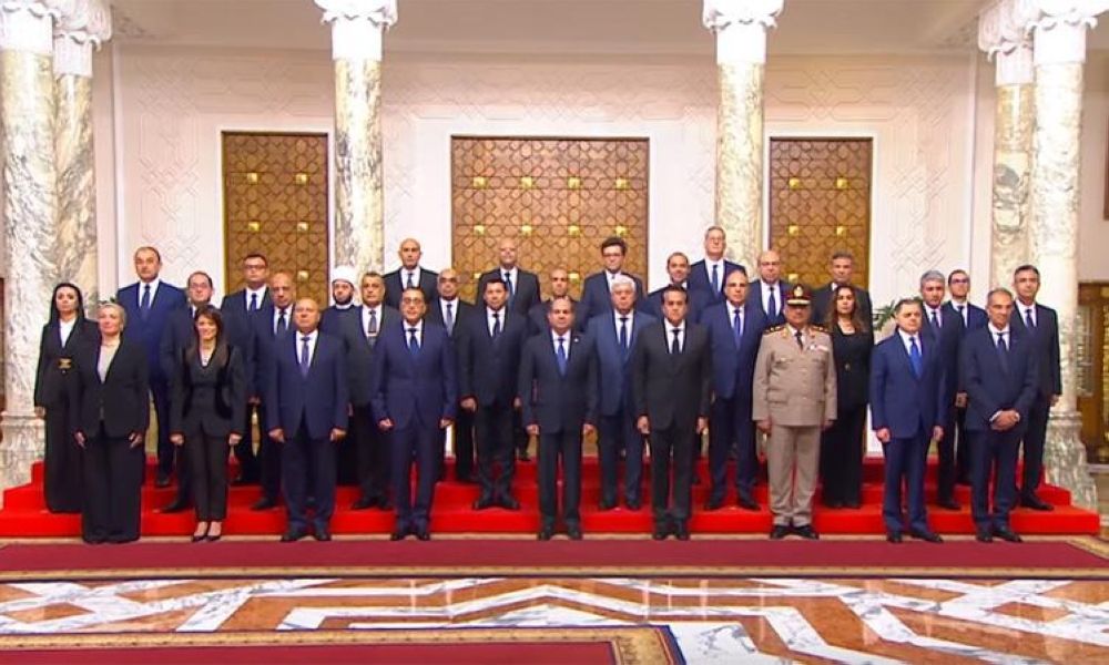 الحكومة المصرية الجديدة تؤدي اليمين الدستورية أمام الرئيس السيسي 