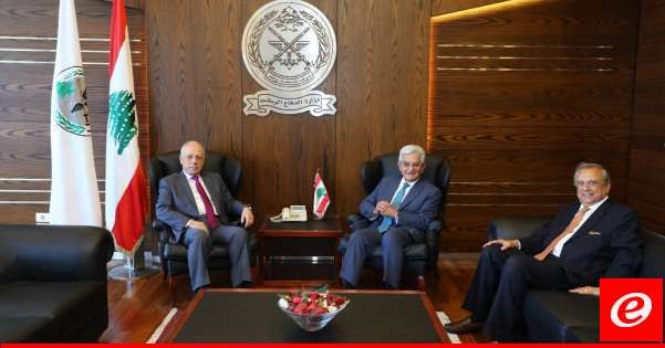 وزير الدفاع بحث في الأوضاع المالية والإقتصادية مع صفير وحبيب