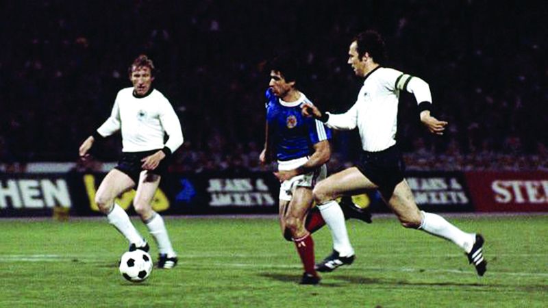 الامارات | يوغسلافيا تبصم على أول «ريمونتادا» بتاريخ أمم أوروبا