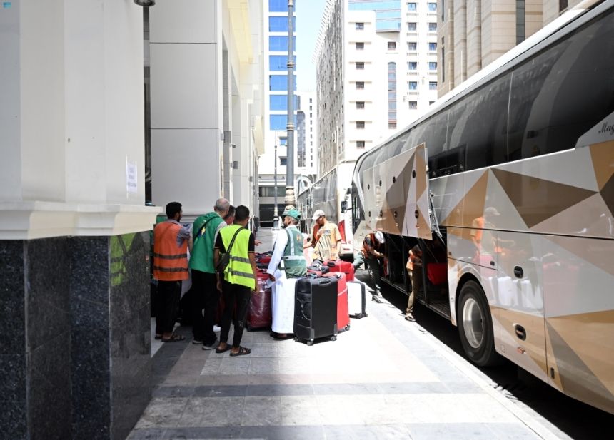 شاهد| مغادرة ضيوف الرحمن للمدينة المنورة