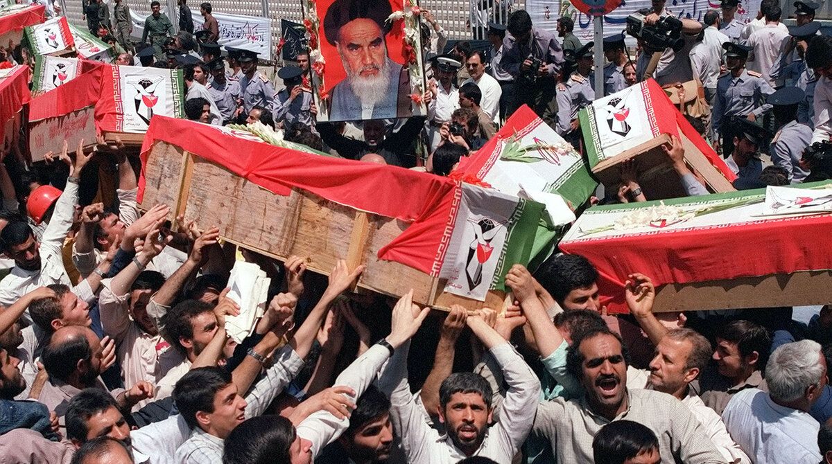 الخليج اليوم .. أكبر كارثة في أجواء الخليج.. صاروخ أمريكي يخترق قلب طائرة مدنية