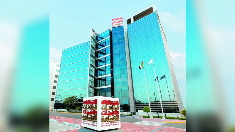 الامارات | 10 تخصصات مالية وإدارية لتأهيل الشباب «وظيفياً»