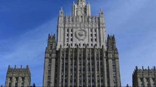 الخارجية الروسية: نظام كييف ينتهك جميع مواد الدستور الأوكراني