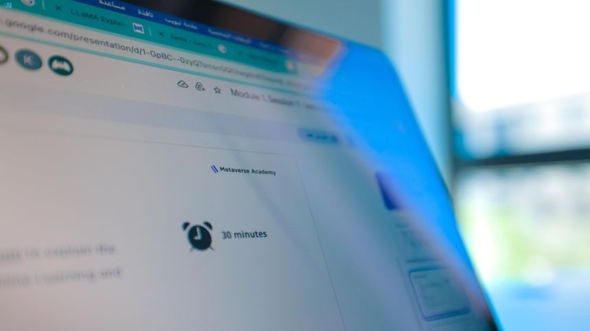 "طويق" تطلق أول معسكر للذكاء الاصطناعي بالشراكة مع "Meta"