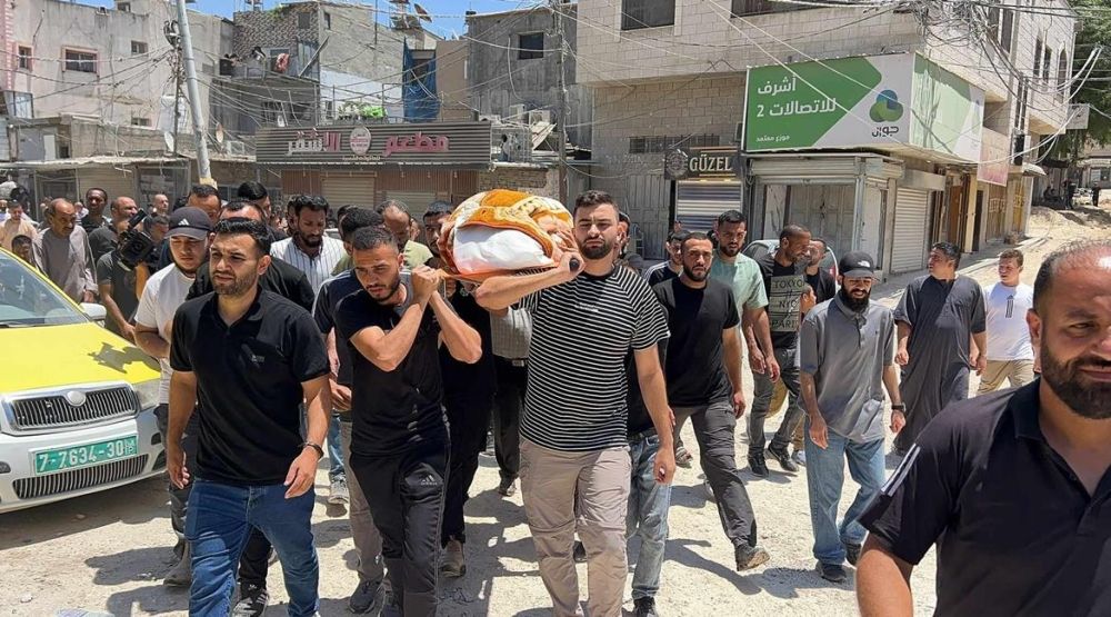 استشهاد 11 فلسطينيًا في قصف إسرائيلي على وسط قطاع غزة