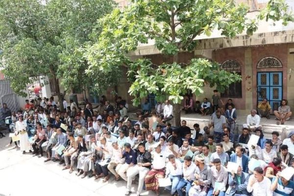 جوازات "تعز" تعلن إطلاق خدمة إلكترونية جديدة لحجز المواعيد لتخفيف الازدحام