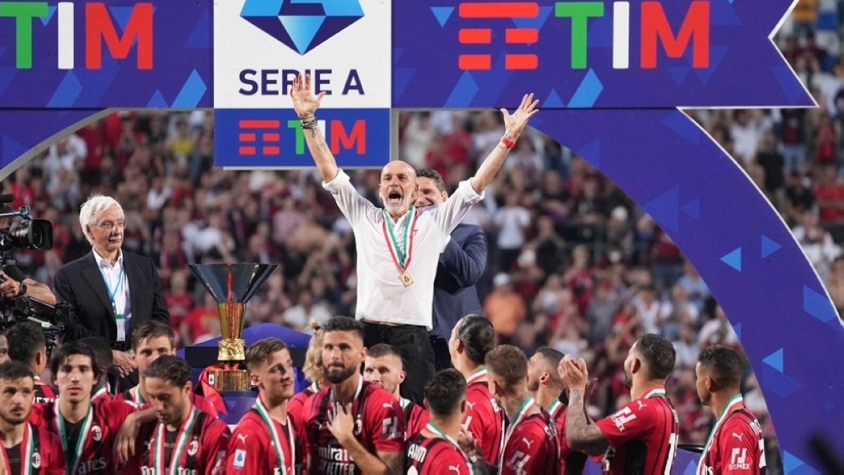 الاتحاد يحسم اتفاقه مع المدرب ستيفانو بيولي لمدة 3 سنوات