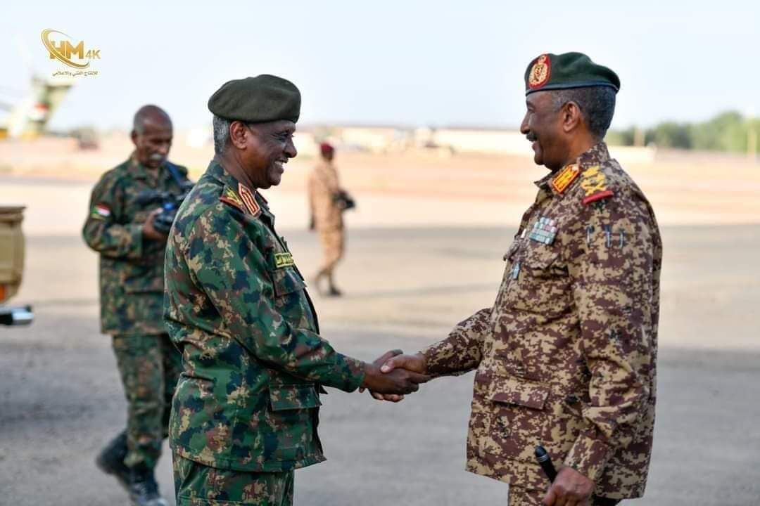 بحضور العطا.. رئيس مجلس السيادة القائد العام يختتم زيارته إلى أمدرمان