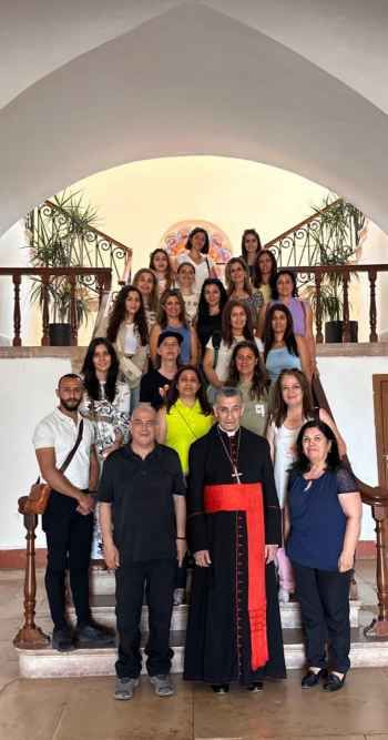 الراعي أثنى امام أبو كسم على حمل الرسالة التعليمية في الجبل