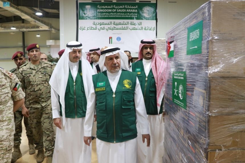 المملكة تقدم مساعدات لدعم الإنزال الأردني لإغاثة الفلسطينيين في غزة