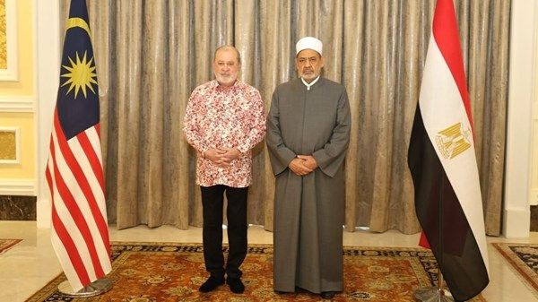 ملك ماليزيا يستقبل شيخ الأزهر ويؤكدان أهمية تعزيز التعاون لترسيخ قيم الحوار والتعايش