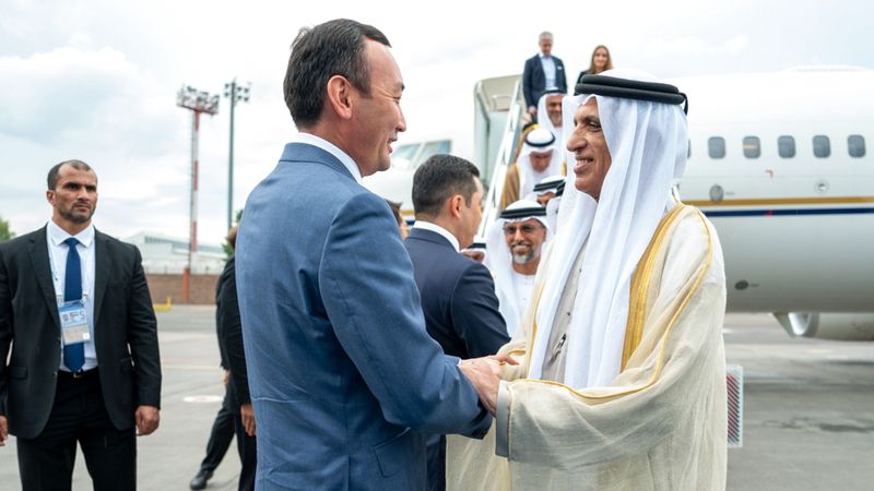 الامارات | سعود بن صقر يصل إلى كازاخستان على رأس وفد الإمارات المشارك في قمة منظمة شنغهاي للتعاون