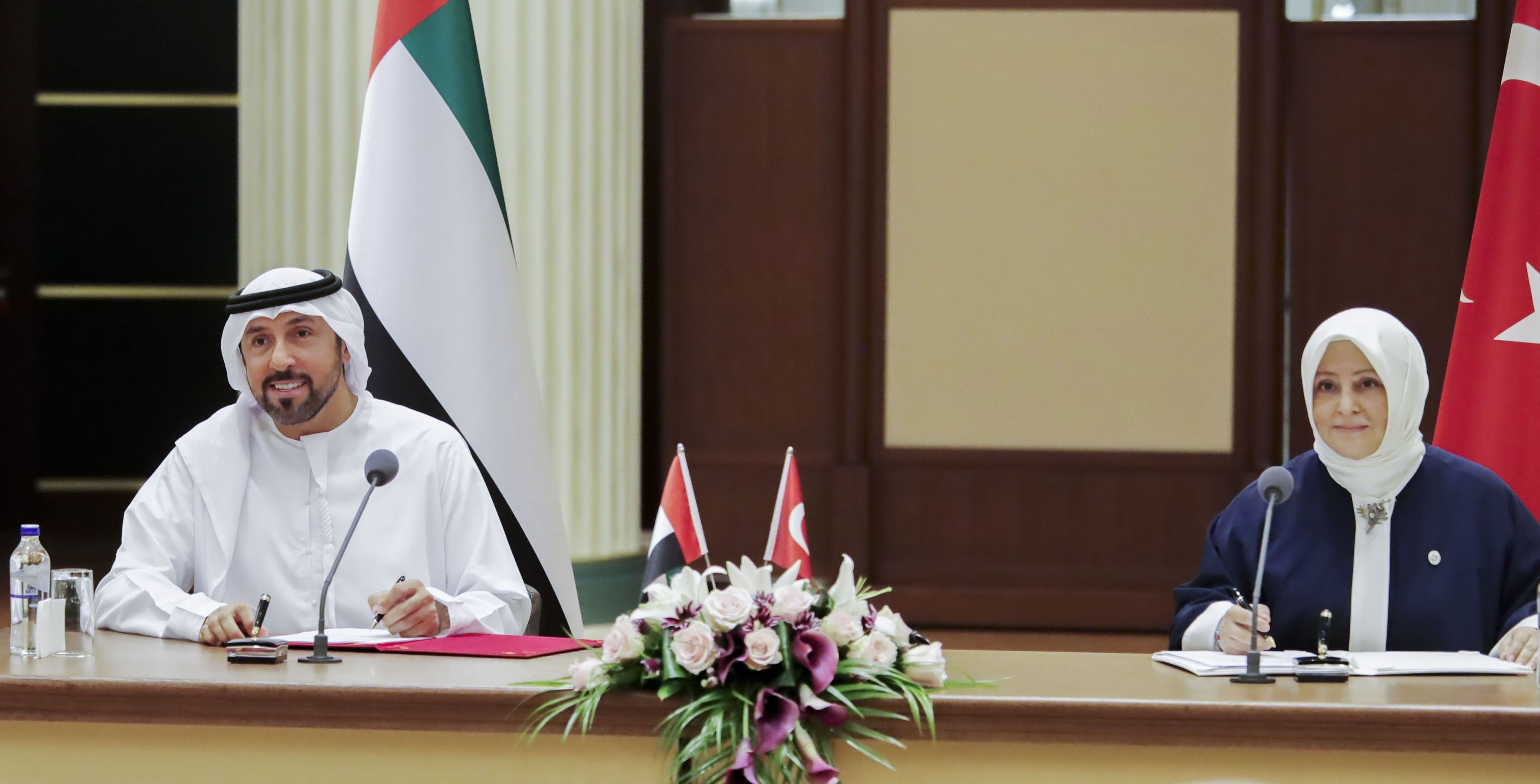 الخليج اليوم .. الإمارات توقع مذكرتي تفاهم مع تركيا لتعزيز التعاون وتبادل الخبرات في العمل الاجتماعي