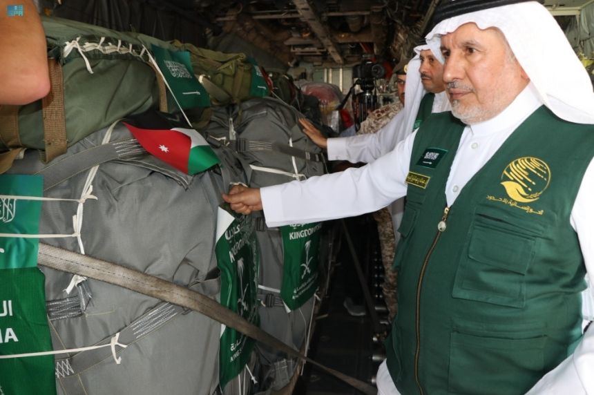 المملكة تقدم مساعدات لدعم الإنزال الأردني لإغاثة الفلسطينيين في غزة