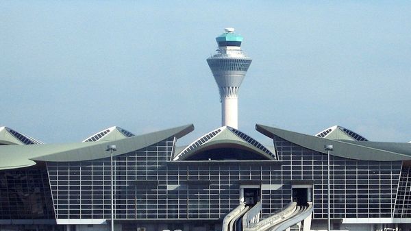 إصابة 39 شخصاً جراء تسرب كيميائي في مطار كوالالمبور