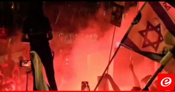 القناة 12 الإسرائيلية: متظاهرون مناهضون للحكومة يغلقون جنوب شارع أيالون في تل أبيب