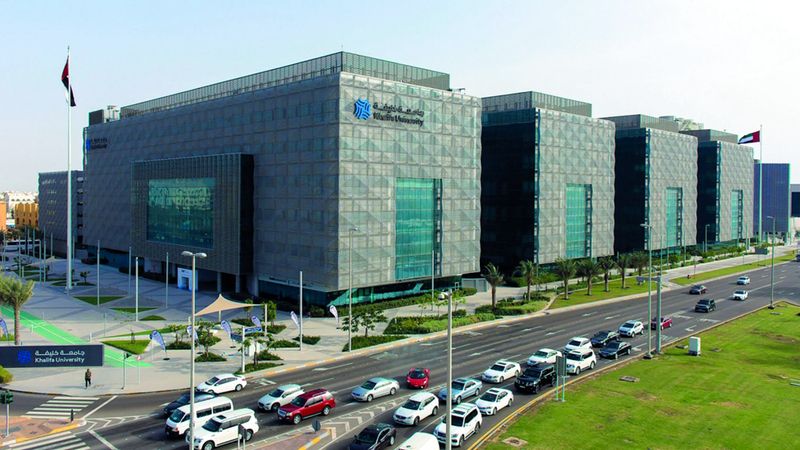 الامارات | برنامج لتعزيز مهارات الطلبة والمعلمين  في العلوم والتكنولوجيا والهندسة والرياضيات