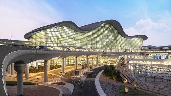 مطار زايد الدولي «يبهر» إيلون ماسك