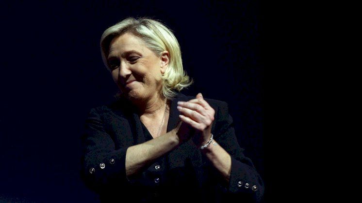 من هي مارين لوبان التي تريد وضع قيود على الهجرة والحجاب؟