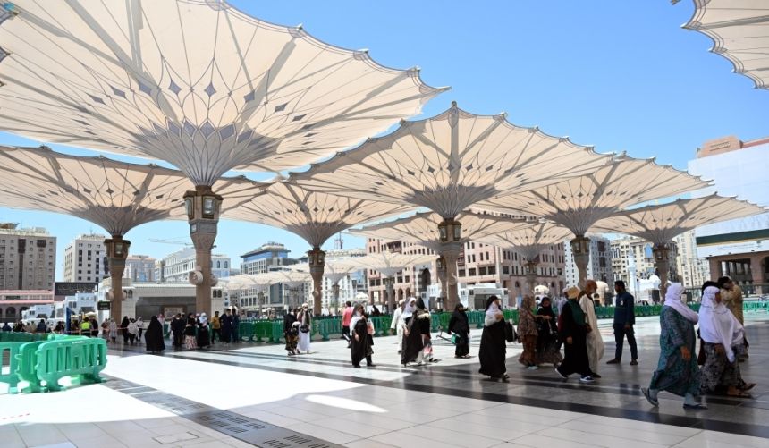 شاهد| أجواء روحانية ينعم بها ضيوف الرحمن في المسجد النبوي