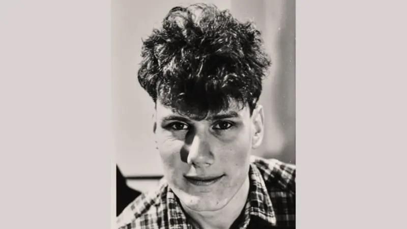 من هو كير ستارمر الذي أعاد حزب العمال إلى السلطة في بريطانيا؟