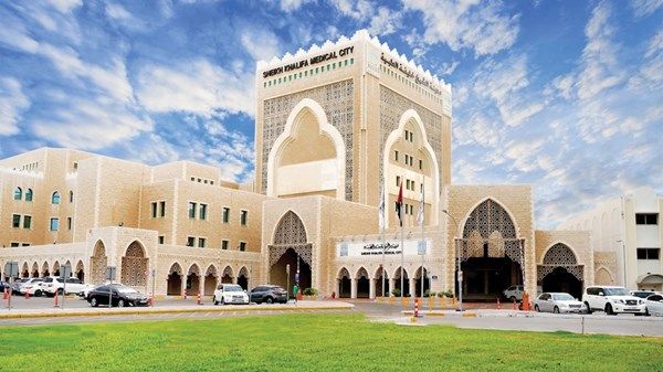 «خليفة الطبية»: 100 جراحة ناجحة لعلاج كسور كبار السن