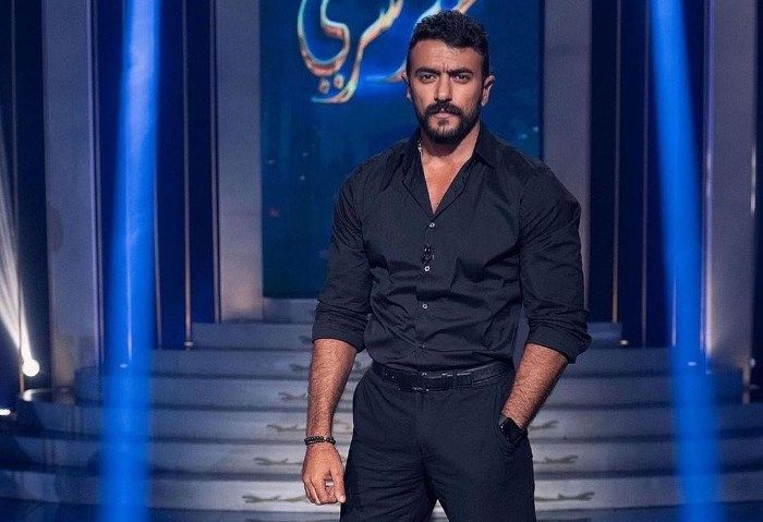 "بحبك أوي".. وصلة غزل بين أحمد العوضي وأم جاسر