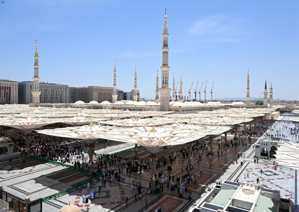 شاهد| أجواء روحانية ينعم بها ضيوف الرحمن في المسجد النبوي