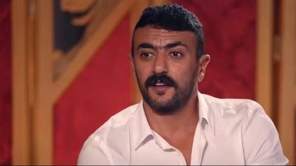 "بحبك أوي".. وصلة غزل بين أحمد العوضي وأم جاسر