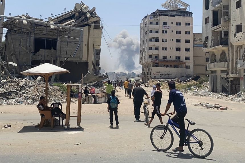 استشهاد 4 فلسطينيين في قصف إسرائيلي على مخيم جنين