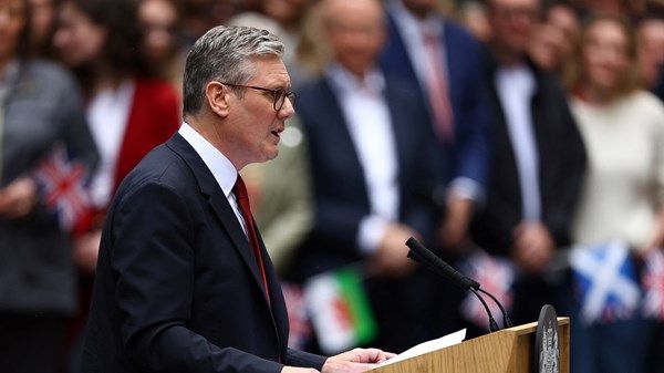 تعيين كير ستارمر رسمياً رئيساً للوزراء في بريطانيا