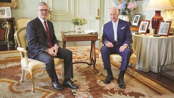 كير ستارمر يتعهد بالتغيير وإعادة بناء بريطانيا