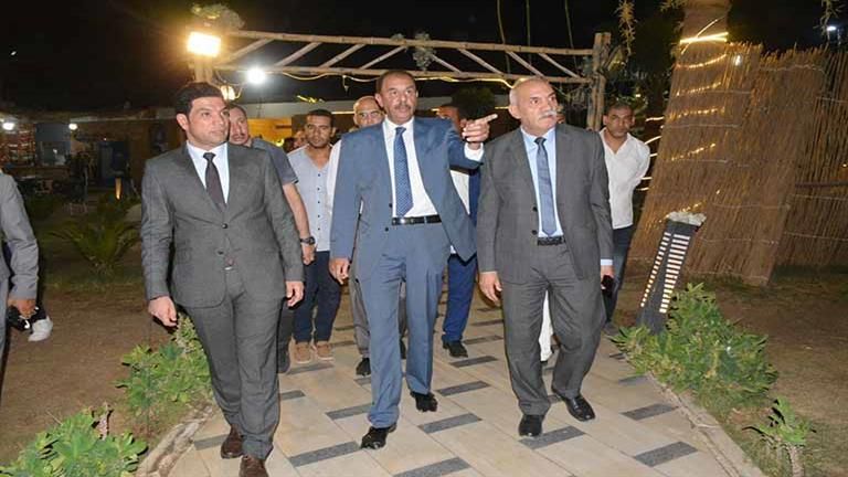 محافظ سوهاج الجديد يجرى جولة ميدانية بأخميم - صور