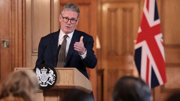 رئيس وزراء أسبق يوجه نصيحة لرئيس حكومة بريطانيا الجديد