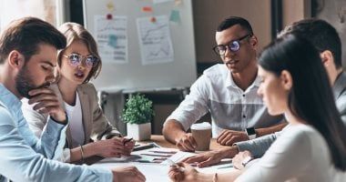 القانون يحدد 4 جزاءات تُوقع على شاغلى الوظائف القيادية.. تعرف عليها