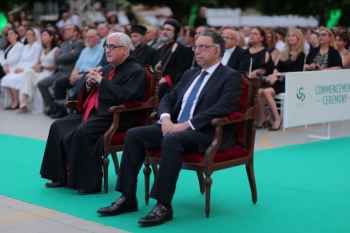 المطران عبدالساتر بحفل تخريج طلاب جامعة الحكمة: لبنان هو وطن لكلِّ اللبنانيين بالتساوي من كلِّ الأحزاب والأديان والمناطق