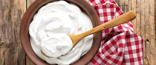 خلطة الزبادي والقرنفل لاخفاء التجاعيد والترهلات وشد البشرة حتى لو تجاوز عمرك 50 سنة