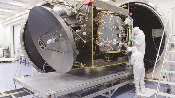 «الإمارات للفضاء».. 10 سنوات من التميز والريادة عالمياً