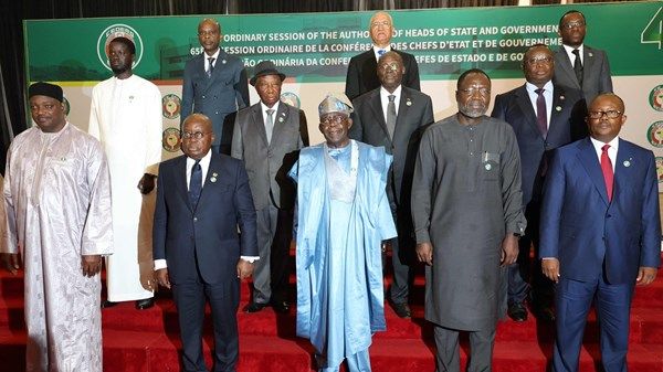 قادة "إكواس" يعقدون قمة لمواجهة خطر تفكك المجموعة