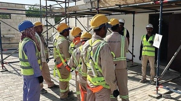 «صيف بلا إجهاد» لحماية العمال في الشارقة