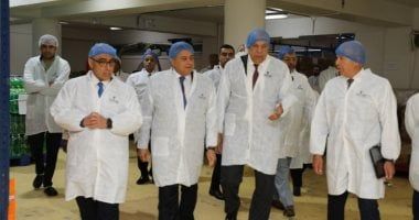 وزير الطيران يتفقد مبنى الخدمات الجوية في أولى جولاته الميدانية.. صور