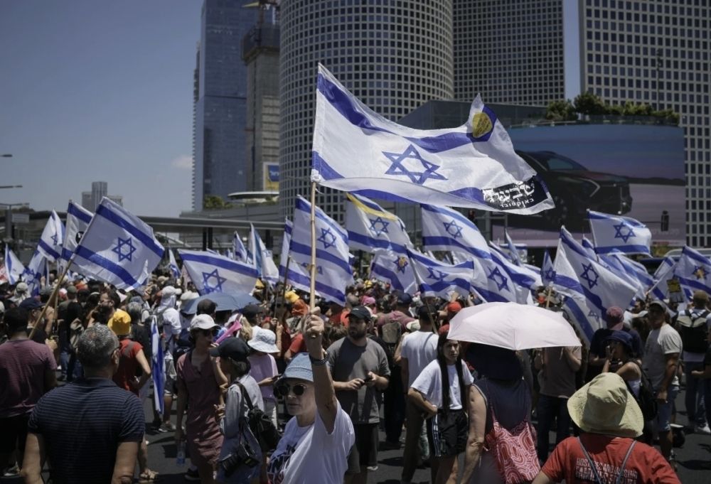 تنحي نتنياهو يتصدر مطالب الإسرائيليين