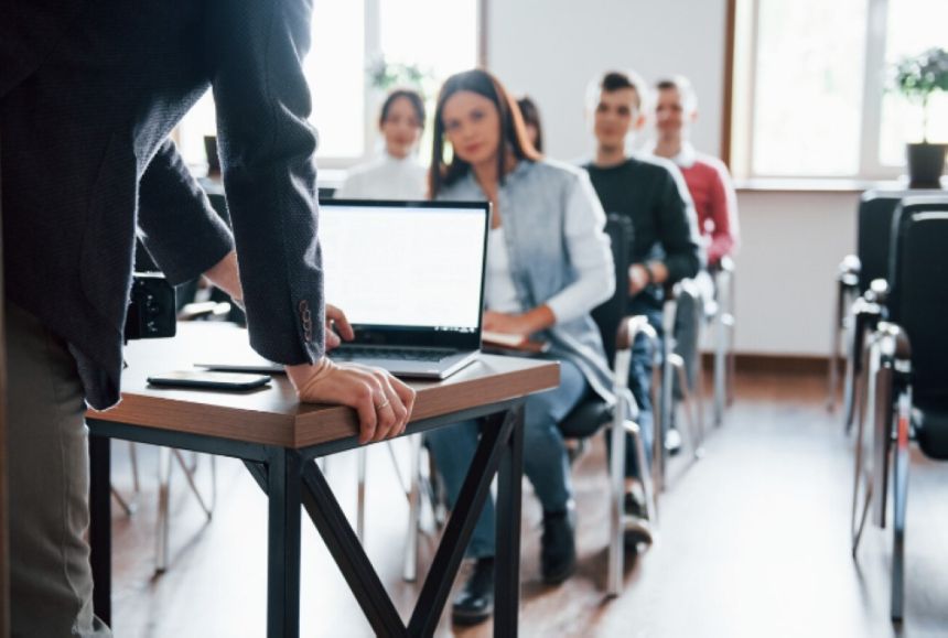 14 برنامجًا تدريبيًا للمعلمين خلال الصيف استعدادًا للعام الدراسي الجديد