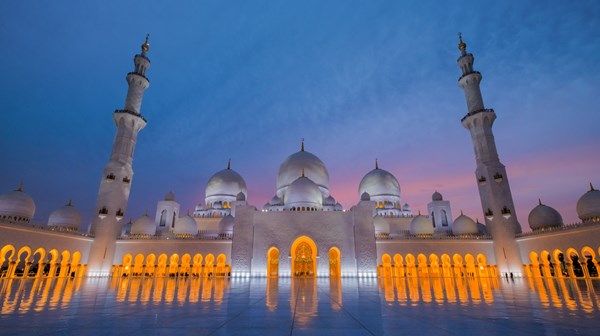 مركز جامع الشيخ زايد الكبير يصدر التقويم الهجري